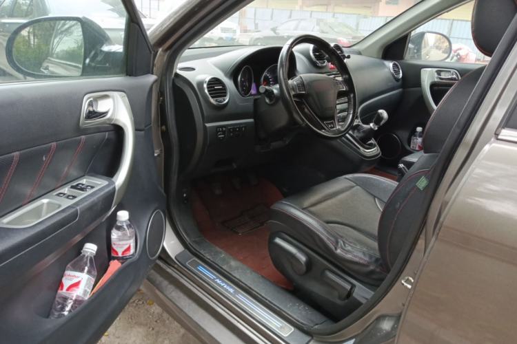 Used Haval H6 2013 Upgraded Model 1.5T Manual Two-Wheel Drive Urban Version