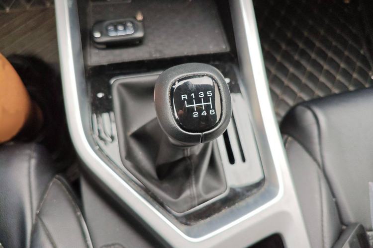 Used Wuling Jiachen 2022 1.5T Manual Light Enjoyment Dynamic Version
