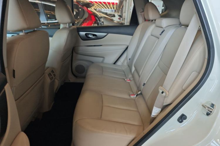 Used Nissan X-Trail 2015 2.0L CVT Comfort MAX Edition 2WD