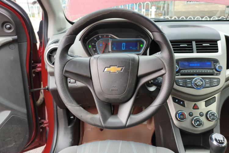 Used Chevrolet Aveo Sonic 2014 Sedan 1.4SL MT Comfort Edition
