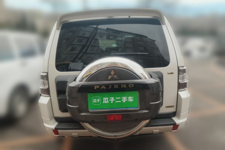 Used Mitsubishi Pajero 2015 3.0L Automatic Elite Overdrive Version China IV Standard
