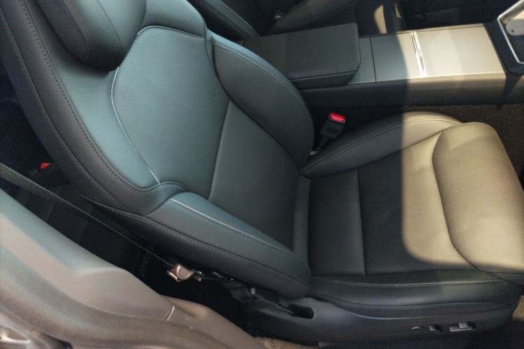 Used Tesla Model Y L 2025 Model Long-Range All-Wheel-Drive Version