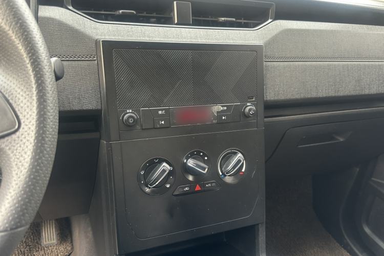 Used Wuling Hongguang PLUS 2019 1.5T Manual Standard Edition 5 Seats
