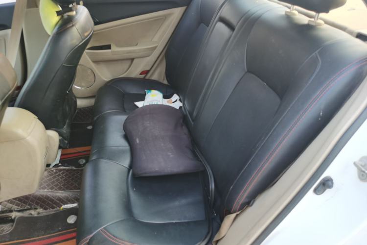 Used Bestune B50 2013 1.6L automatic luxury version Left Rear Seat