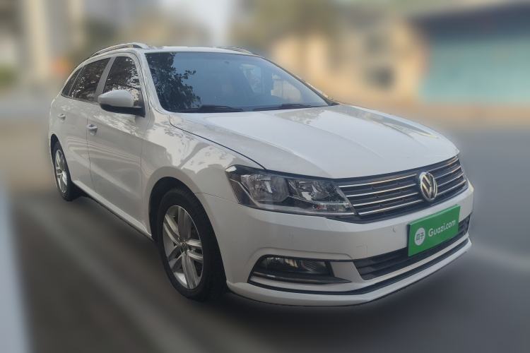 Used Volkswagen Gran Lavida 2015 1.6L Automatic Comfort Edition Front Right 45 Deg