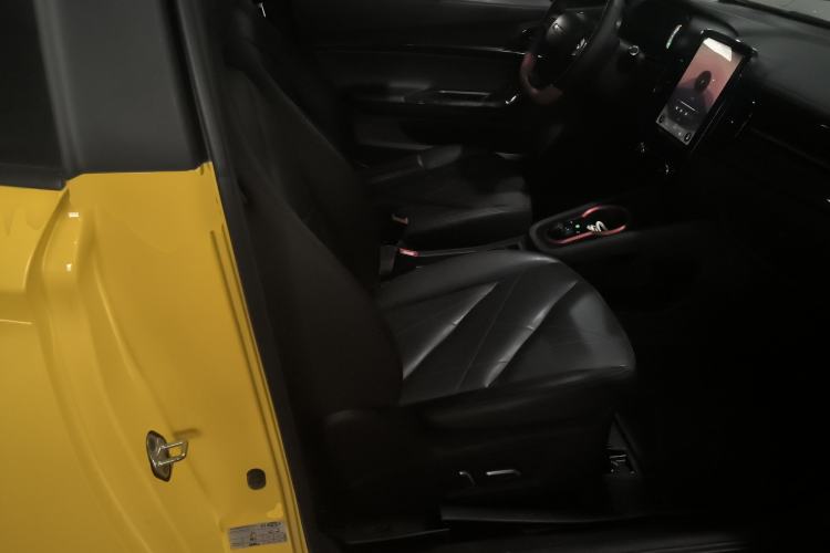 Used Chery QQ Little Ant 2022 Revised Version Sweet Pink Edition Half-Sugar Version Lithium Iron Phosphate 30.7 kWh 30 kW 301 km Right Front Seat