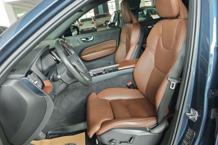 Used Volvo XC60 2022 B5 4x4 Smart Luxury Edition