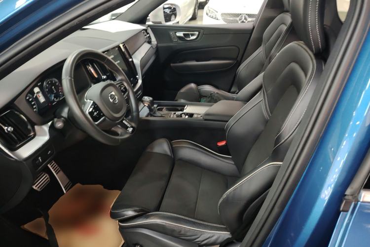 Used Volvo XC60 2018 T5 4x4 Smart & Sporty Edition