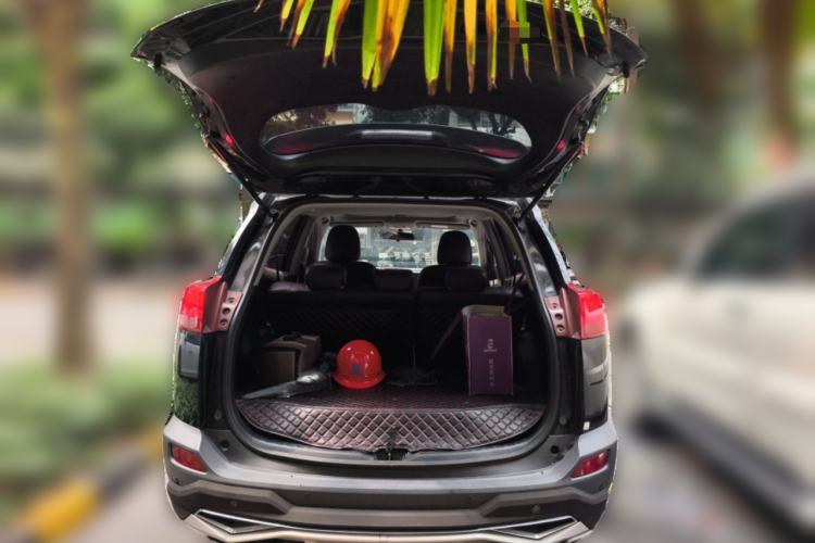 Used Toyota RAV4 2015 2.0L CVT Two-Wheel Drive Fashion Edition