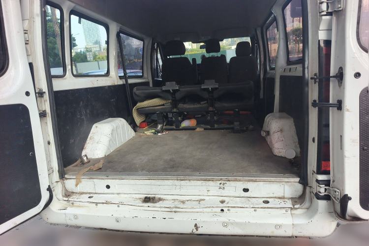 Used JMC Fushun 2022 2.0T Manual Multi-Function Passenger Vehicle Short Wheelbase Mid-Height Roof 6-Seater