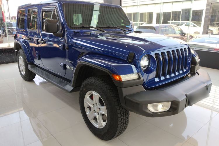 Used Jeep Wrangler 2019 2.0T Sahara Four-Door Brilliant Top Version China VI Emission Standard
