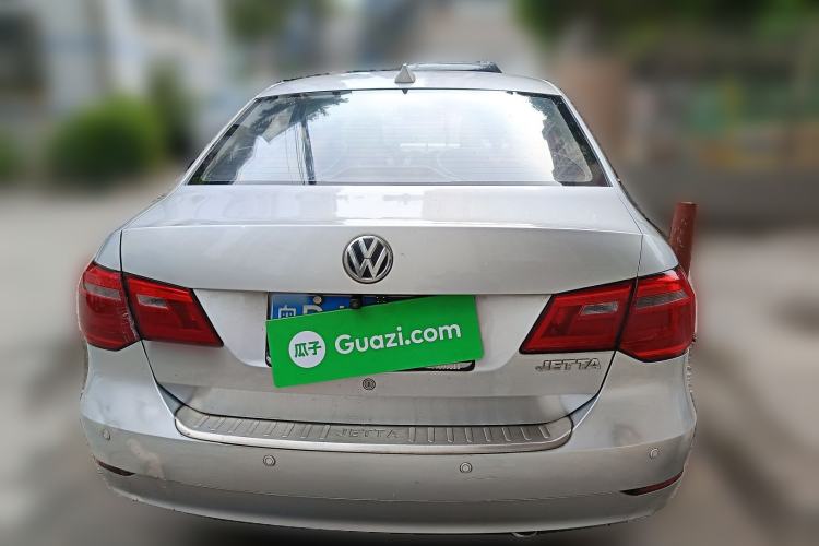 Used Volkswagen Jetta 2015 1.6L Automatic Fashion Model
