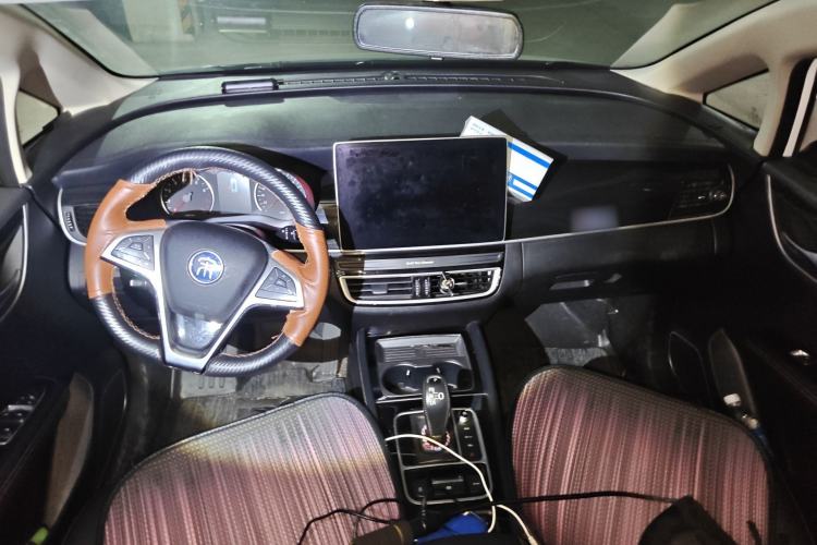 Used BYD Song MAX 2019 1.5T Automatic Smart Connect Prestige Model 6 Seats China VI Standard Center Console