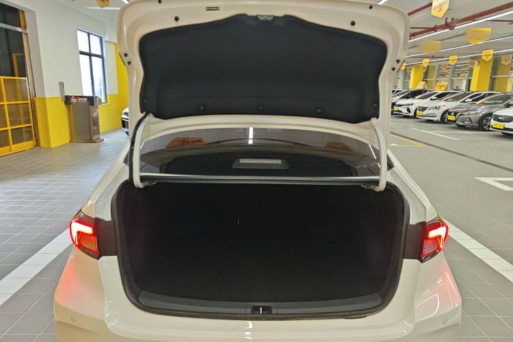 Used Toyota Allion 2021 2.0L Deluxe Edition Trunk