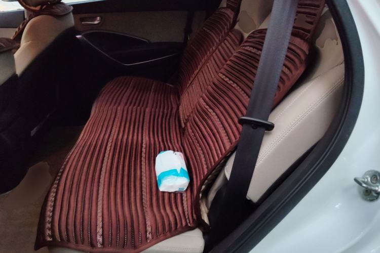 Used Hyundai Santa Fe 2013 2.4L Automatic 4x4 Smart Version Left Rear Seat