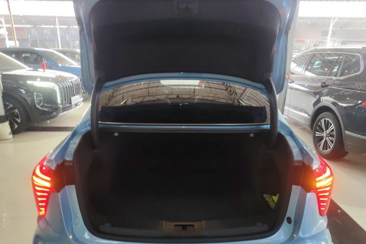 Used Hongqi H5 2023 2.0T Automatic Smart Connect Flagship Edition
