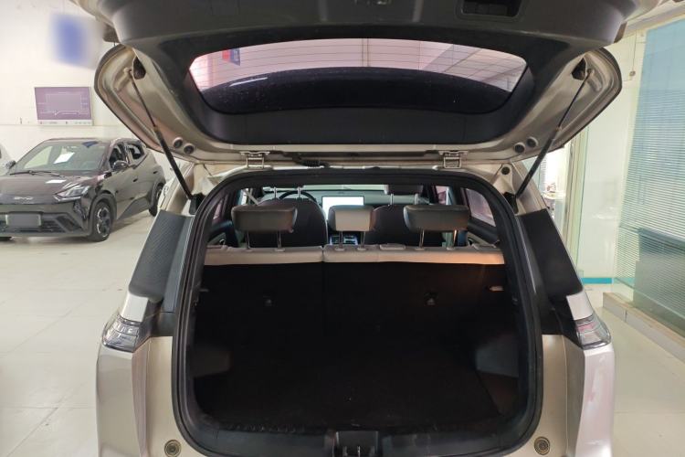 Used AION Y 2023 Plus 510 Tech Edition Trunk