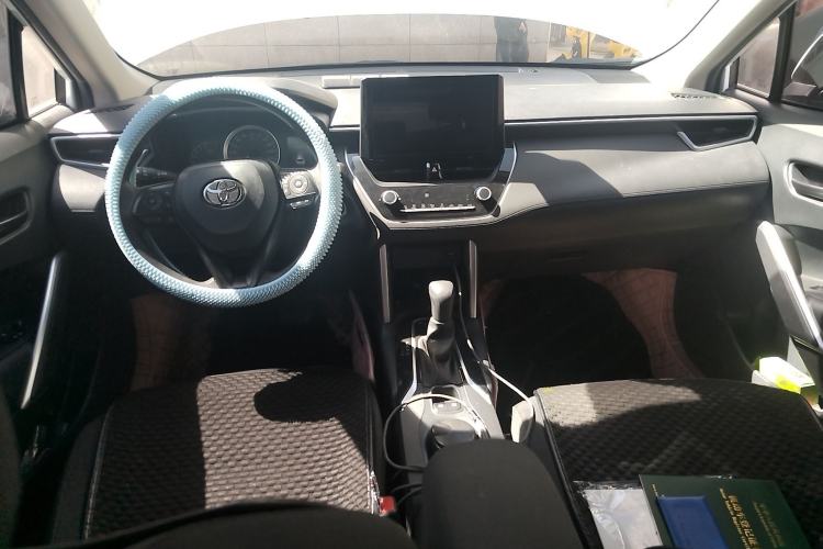 Used Toyota Corolla Cross 2022 2.0L Elite Edition Center Console