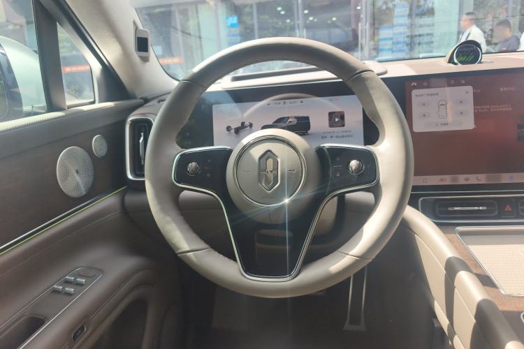 Used Hima AITO M9 2024 Range-Extended Ultra Version 52 kWh 5-Seater Model Steering Wheel