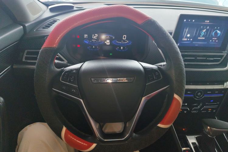 Used Venucia T60 2020 1.6L CVT Smart Drive Version China VI Standard
