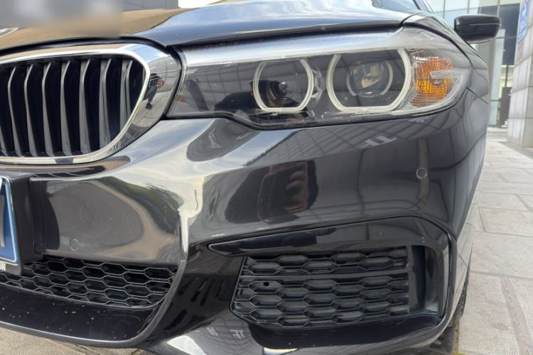 Used BMW 5 Series 2019 Facelifted 530Li Leading Edition M Sport Package
