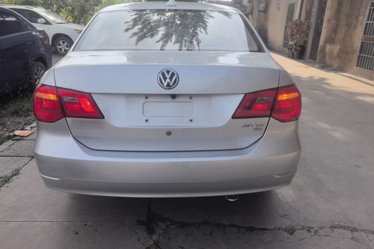 Used Volkswagen Jetta 2015 Value Edition 1.6L Manual Fashionable Style
