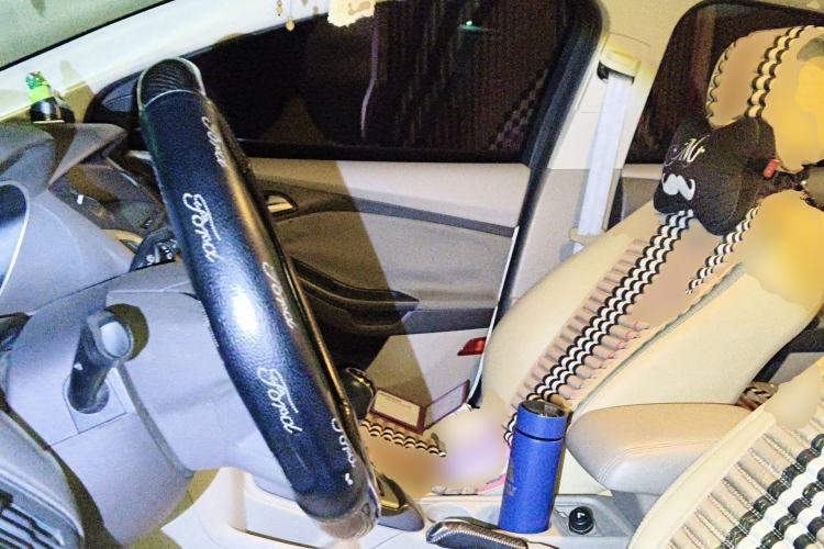 Used Ford Focus 2012 Sedan 1.6L Manual Comfort Model
