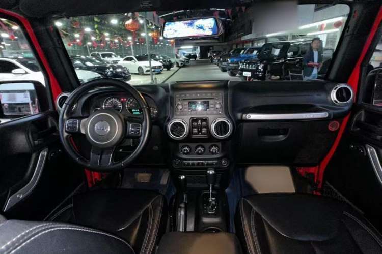 Used Jeep Wrangler 2017 3.0L Sahara Four-Door Comfort Edition
