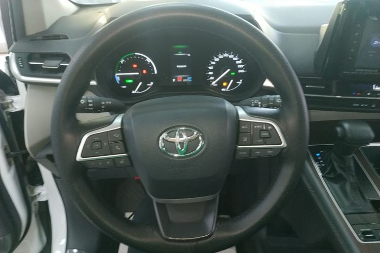 Used Toyota Granvia 2023 2.5L Hybrid Luxury Edition
