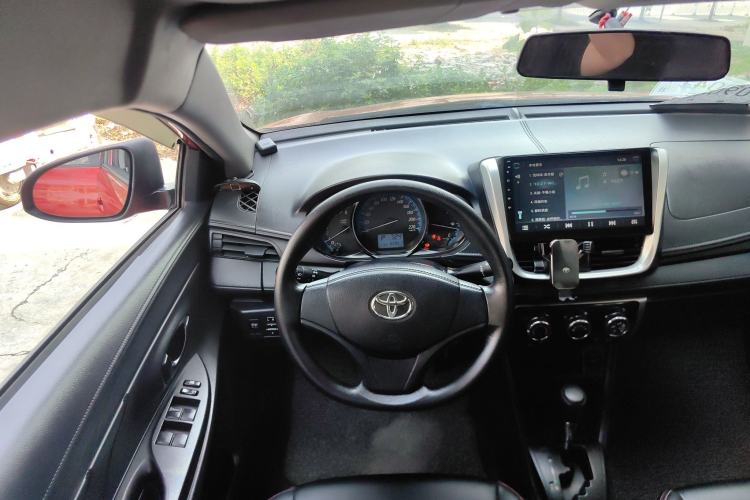 Used Toyota YARiS L Zhi Xiang 2017 1.5E CVT Dynamic Edition Center Console