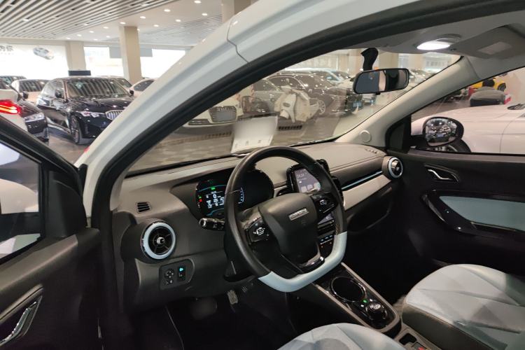 Used Chery Little Ant 2022 Revised Version Sweet Pink Edition Half-Sugar Version Lithium Iron Phosphate 30.7 kWh 30 kW 301 km