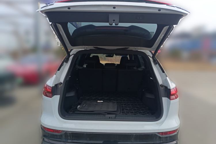 Used Audi Q5 e-tron 2023 40 e-tron Shining Edition Mecha Kit