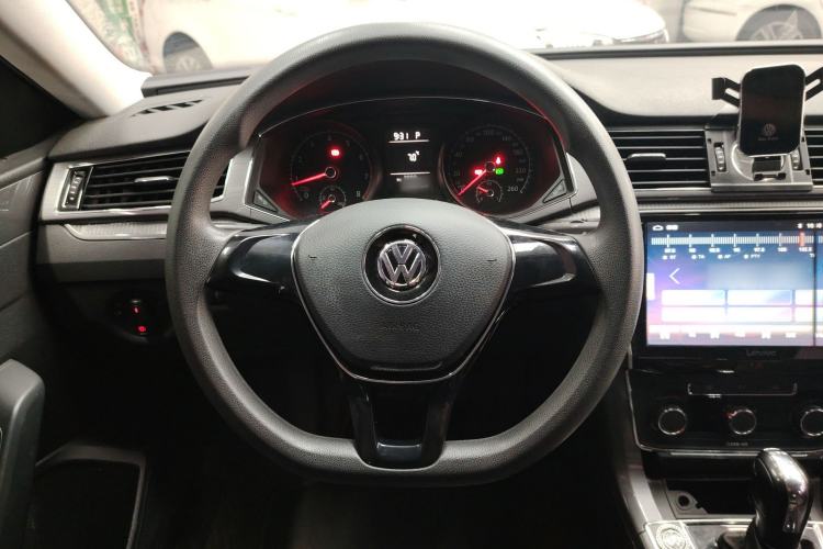 Used Volkswagen Passat 2017 280TSI DSG Luxury Edition
