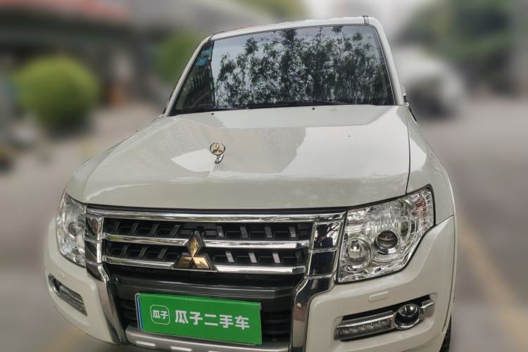 Used Mitsubishi Pajero  Front