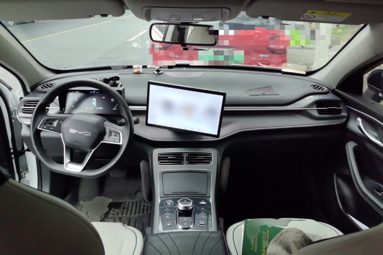Used BYD Destroyer 05 2024 HONOR Edition DM-i 55KM Luxury Model Center Console