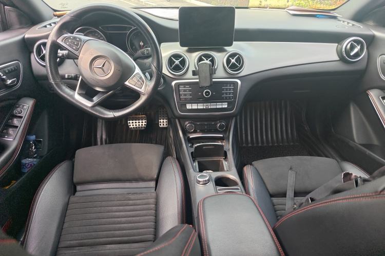 Used Mercedes-Benz CLA 2019 CLA 220 4MATIC Center Console