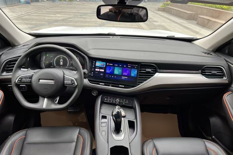 Used Haval F7 2021 1.5T Two-Wheel Drive iXuan Center Console