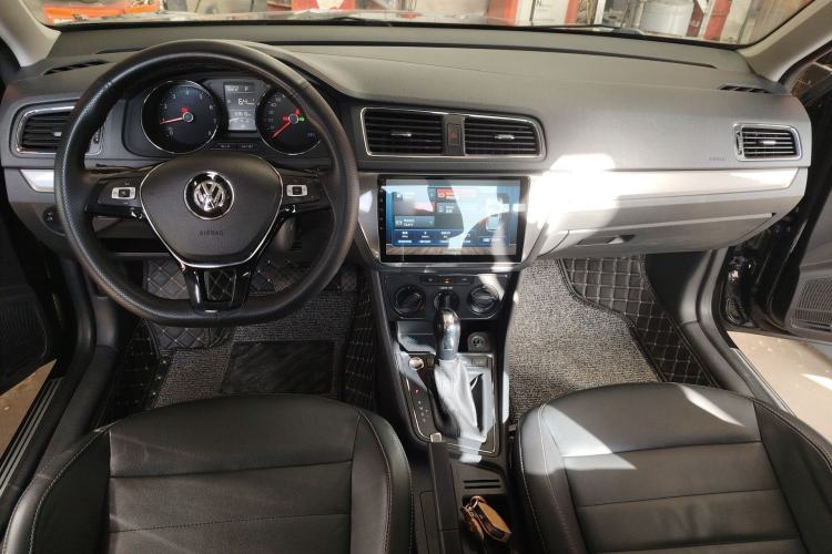 Used Volkswagen Lavida 2017 1.6L Automatic Comfort Edition
