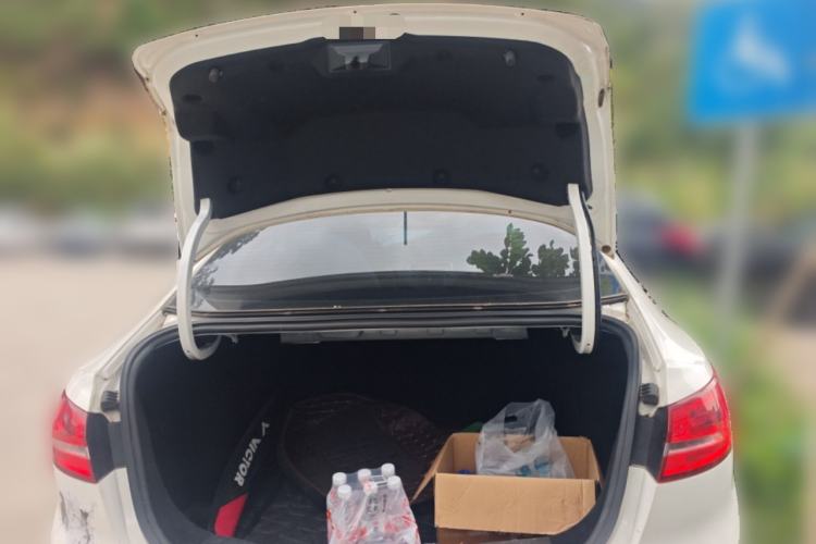 Used Ford Escort 2017 Happiness Edition 1.5L Automatic Fashion Version Trunk