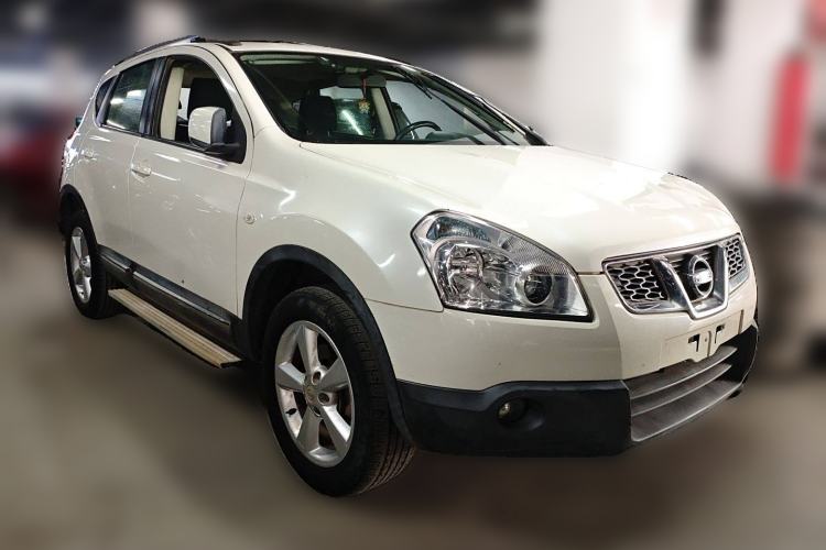 Used Nissan Qashqai 2015 2.0 XL Coolfire CVT 2WD Front Right 45 Deg