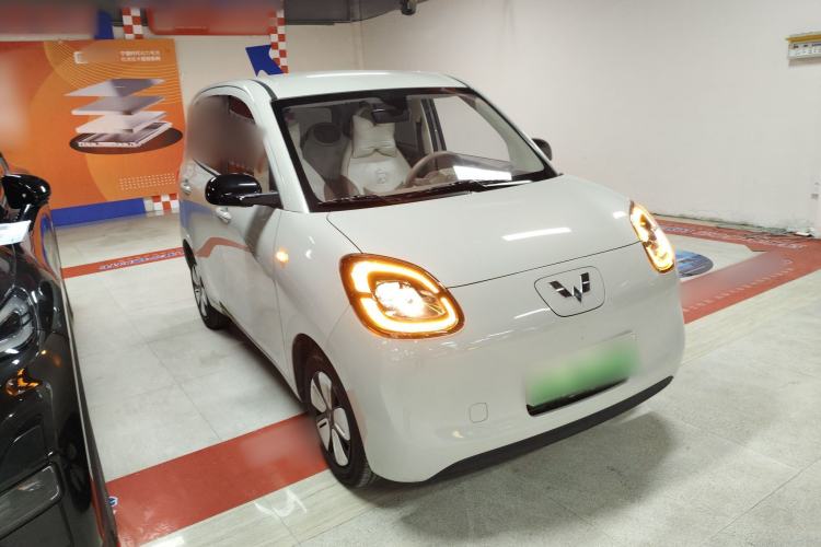 Used Wuling Hongguang MINIEV 2025 Four-Door Version Advanced Edition Front Right 45 Deg