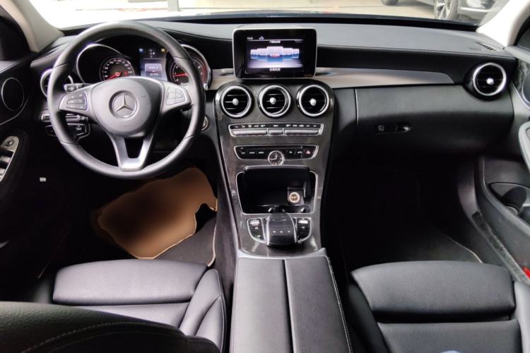 Used Mercedes-Benz C-Class 2017 Restyled C 180 L Fashion Edition Sport Version Center Console