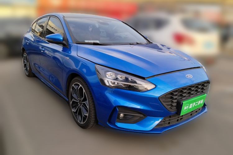 Used Ford Focus 2019 Hatchback EcoBoost 180 Automatic ST Line Front Right 45 Deg