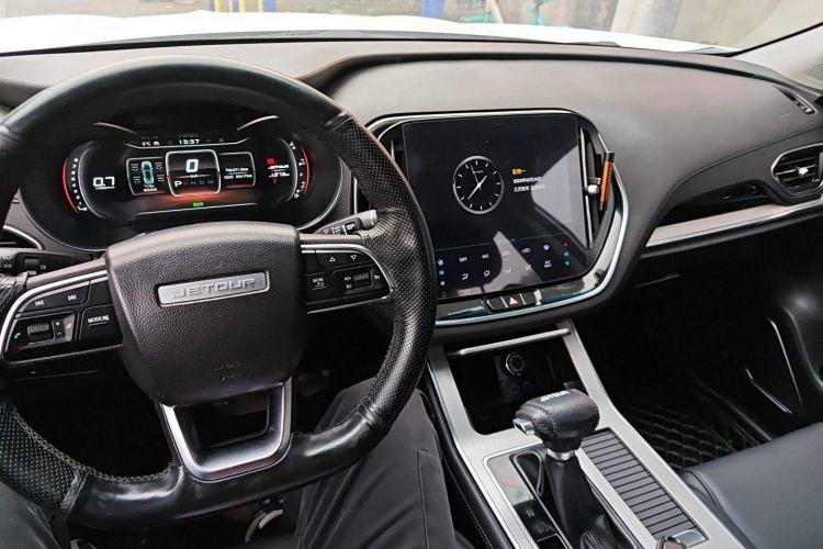 Used JETOUR X70 2020 1.5T DCT Comfort Edition 5-seater
