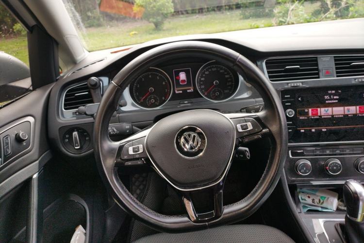 Used Volkswagen Golf 2019 1.8TSI Travel Edition Steering Wheel