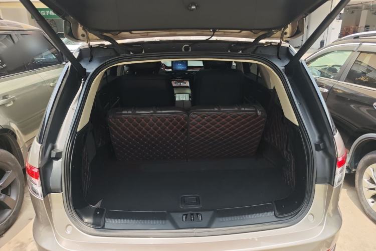 Used Lincoln Aviator 2020 3.0T V6 All-Wheel-Drive Premium Edition Trunk