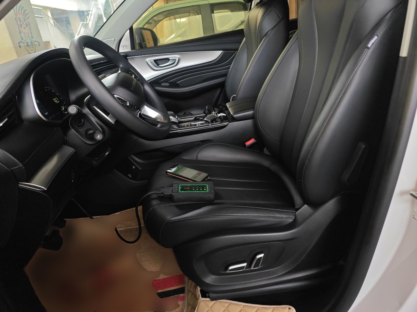 Переднее сиденье в автомобиле