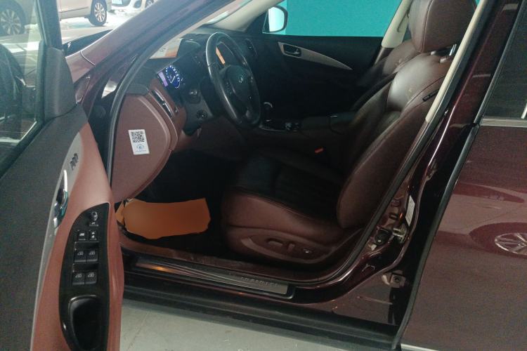 Used Infiniti QX50 2013 2.5L Two-Wheel-Drive Elegant Edition