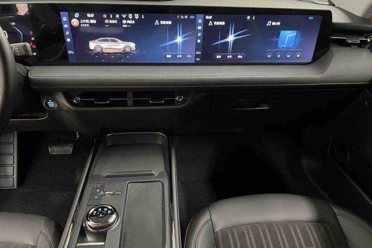 Used Ford Mondeo 2023 EcoBoost 245 Luxury Model Interior 3