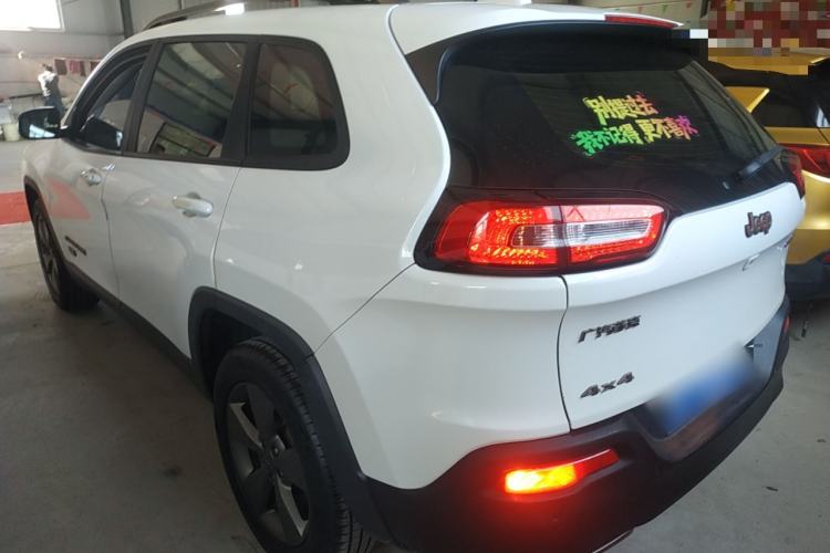 Used Jeep Cherokee 2016 2.4L 75th Anniversary Edition Exterior 2